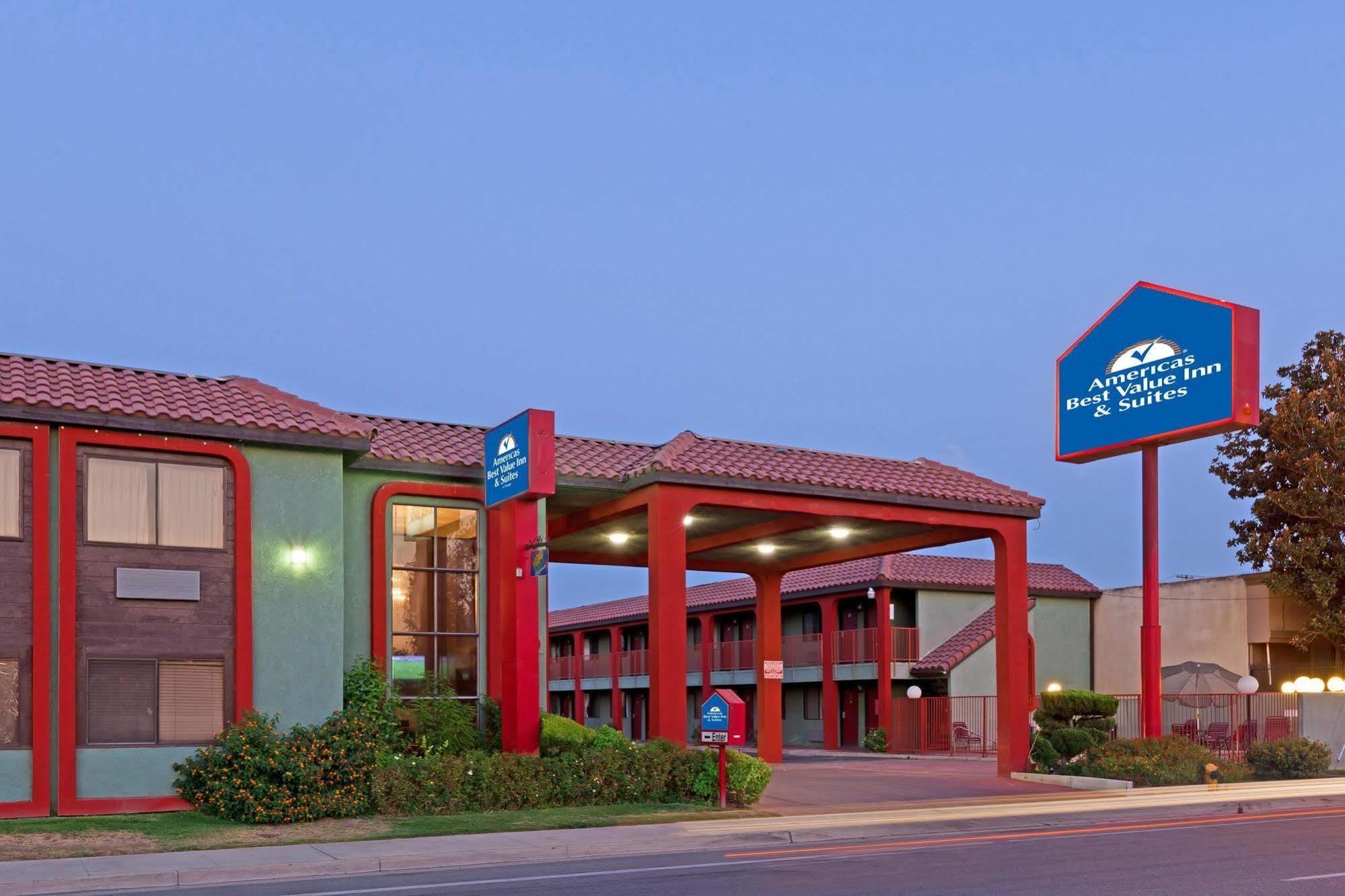 America'S Best Value Inn & Suites Bakersfield Central Екстериор снимка