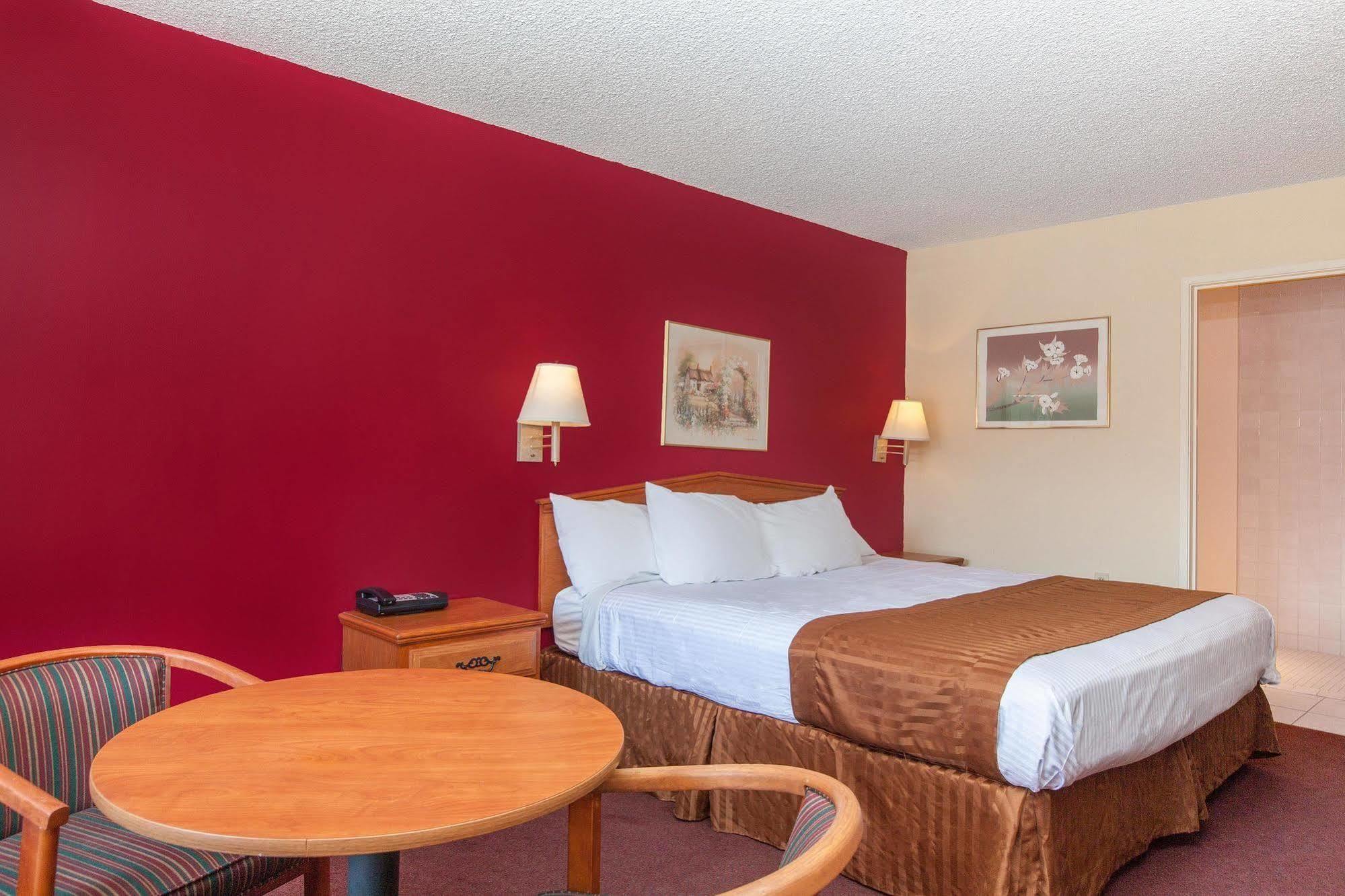 America'S Best Value Inn & Suites Bakersfield Central Екстериор снимка